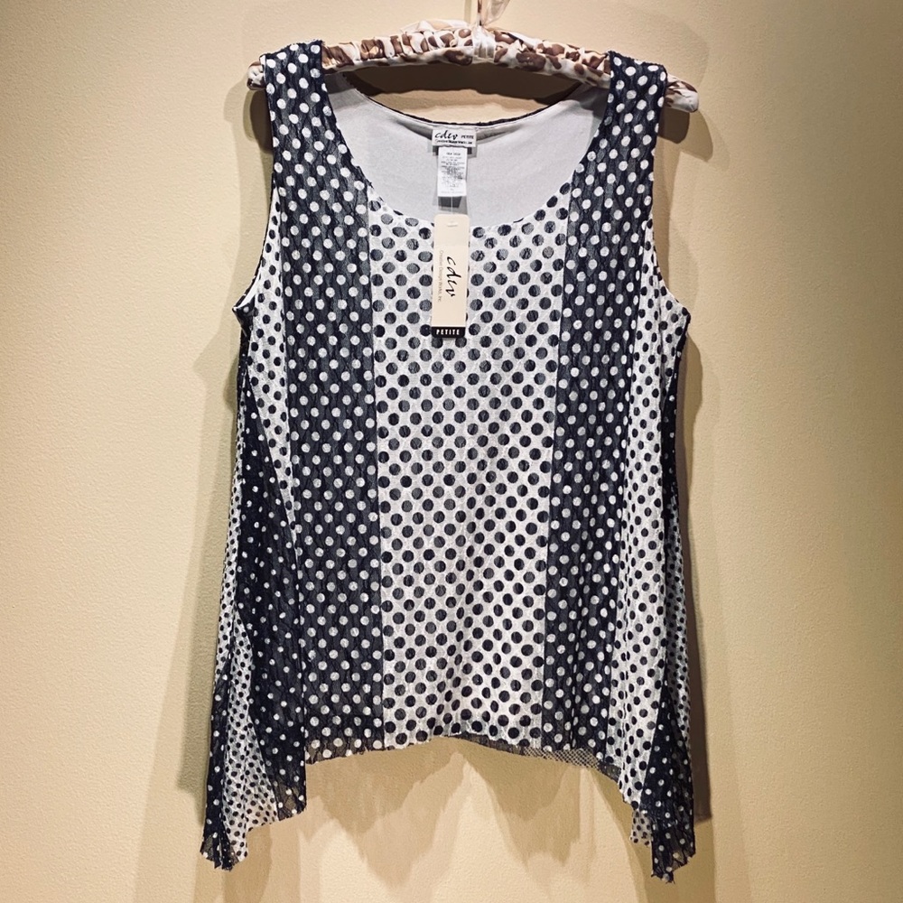 🌟4xHP🌟 Sleeveless Polka Dot Navy and Cream Top LP